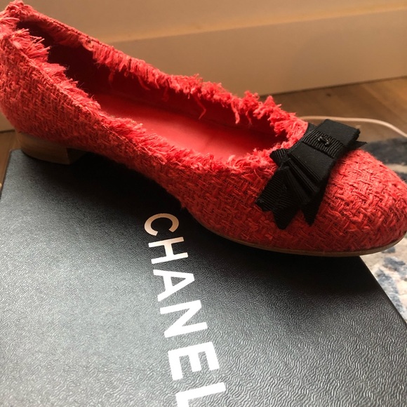 Authentic LIKE NEW CHANEL TWEED BALLET SLIPPERS - Picture 2 of 8